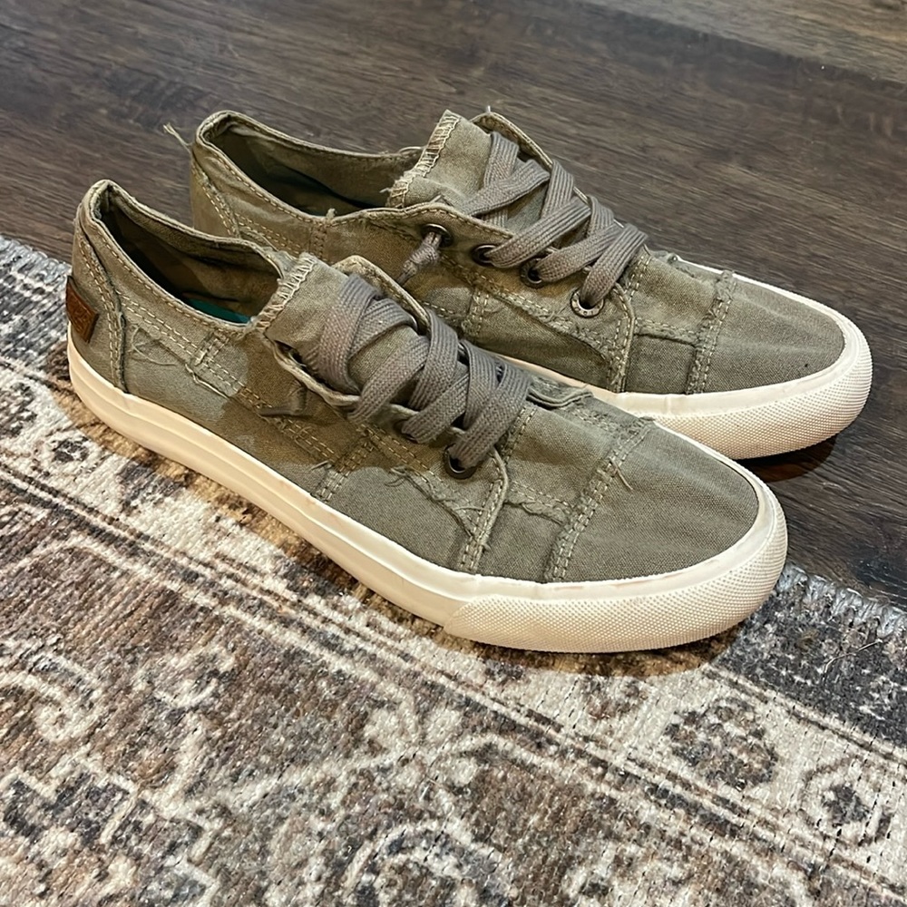 Blowfish shoes- size 9